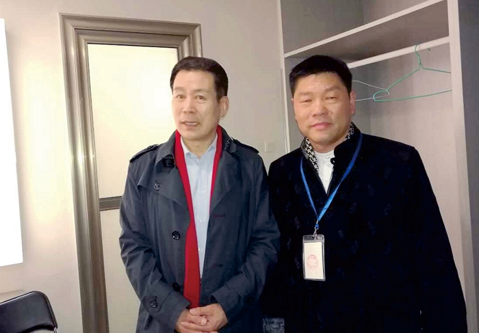 國(guó)家一級(jí)演員 徐敏先生會(huì)見(jiàn)楊子良董事長(zhǎng)合影留念
