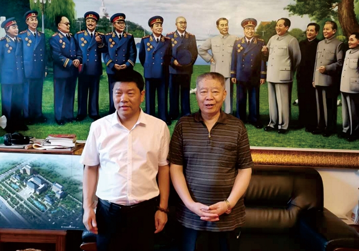 河南省武警總隊(duì)司令曹云中將軍會(huì)見(jiàn)楊子良董事長(zhǎng)合影留念