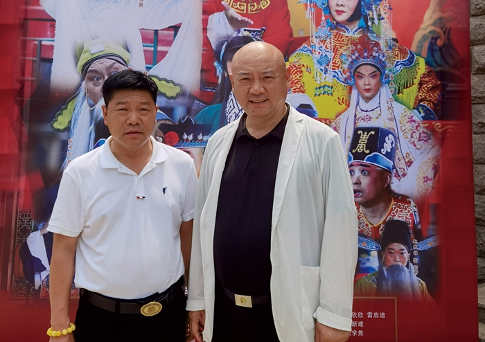豫劇大師 金不換會(huì)先生見(jiàn)楊子良董事長(zhǎng)合影留念